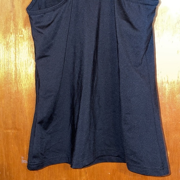 •NORDIC TRACK•BLACK V NECK RAZOR BACK ACTIVE TOP WITH SHELF BRA SIZE SMALL EUC - Picture 7 of 8